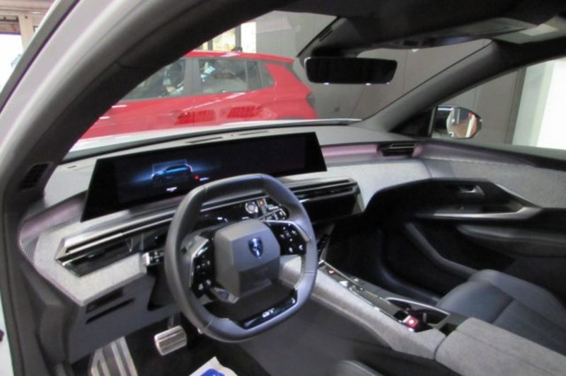 Peugeot 5008 usata a Milano (7)