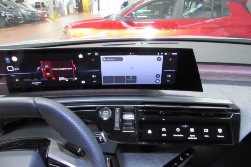 Peugeot 5008 usata a Milano (8)