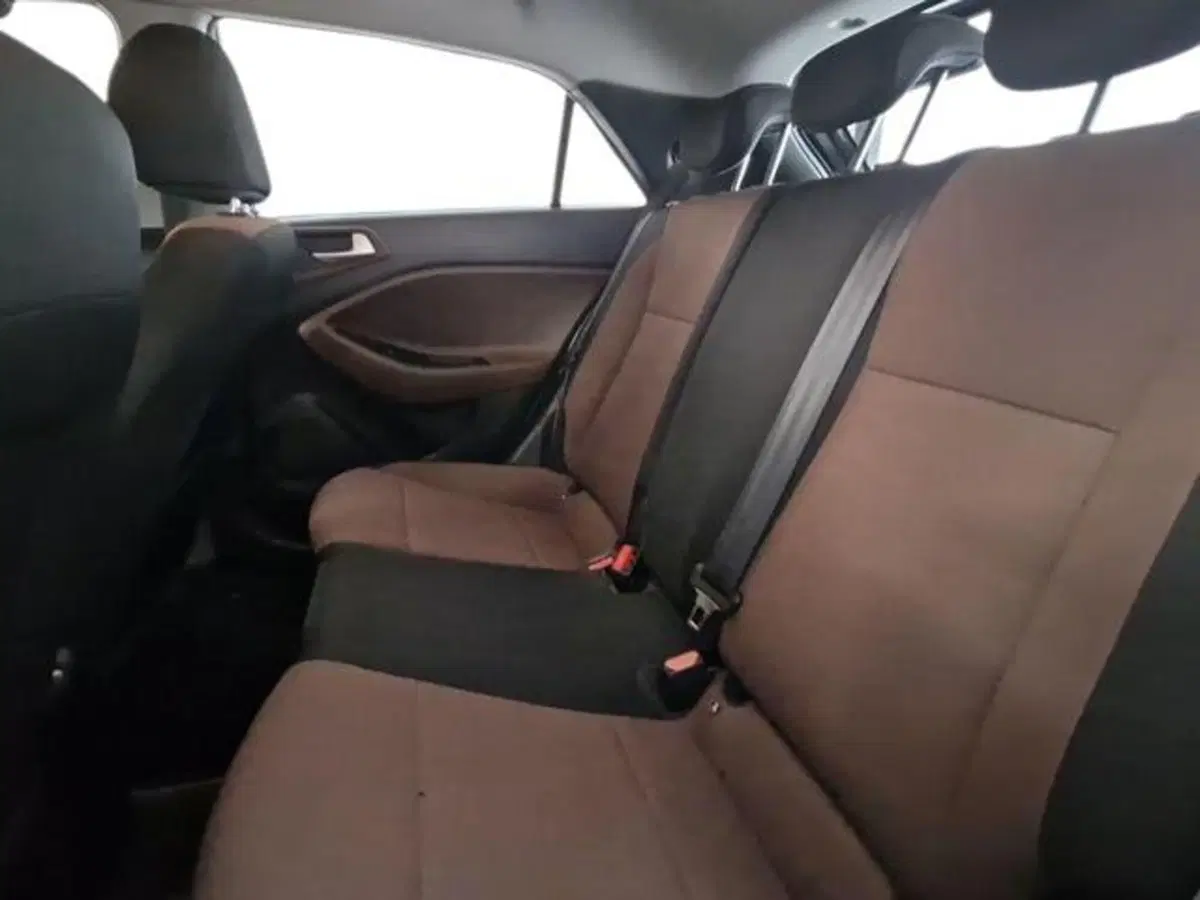 Hyundai i20 usata a Salerno (15)