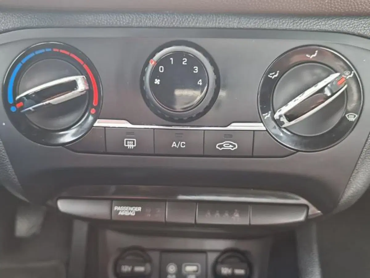 Hyundai i20 usata a Salerno (18)