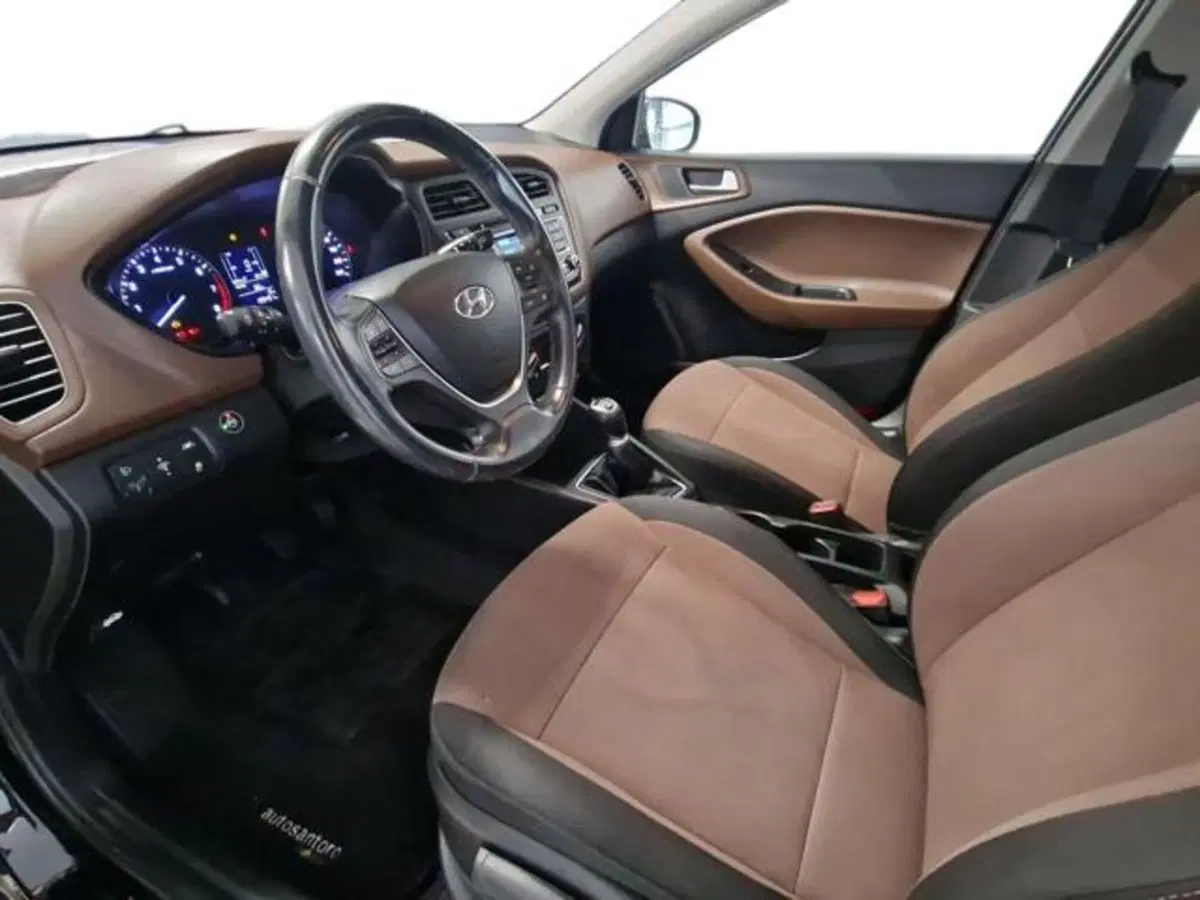 Hyundai i20 usata a Salerno (9)