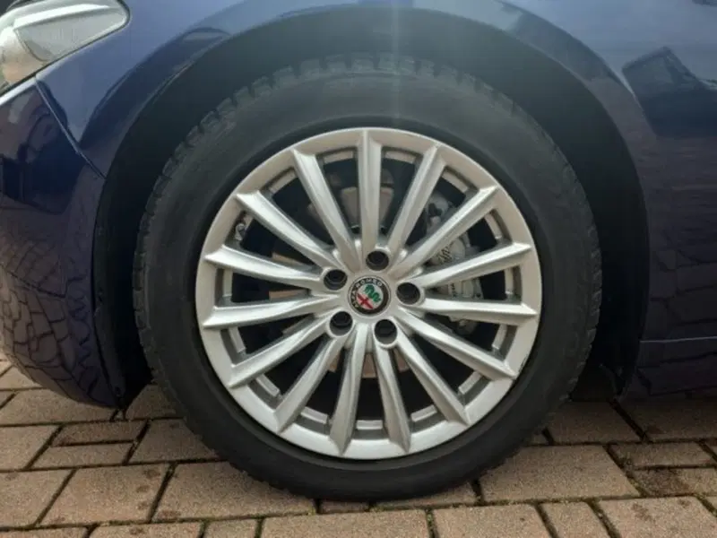 Alfa Romeo Giulia usata a Monza e Brianza (13)