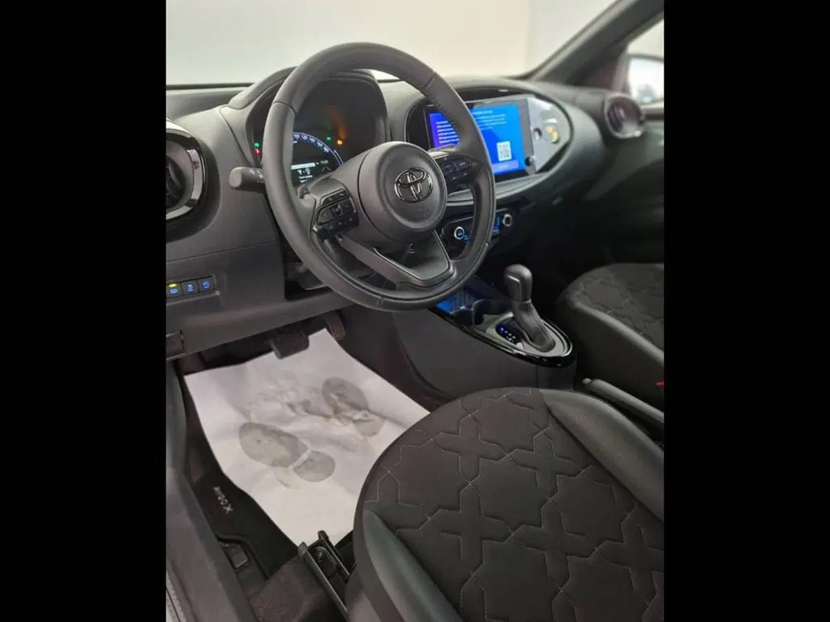 Toyota Aygo X usata a Torino (11)