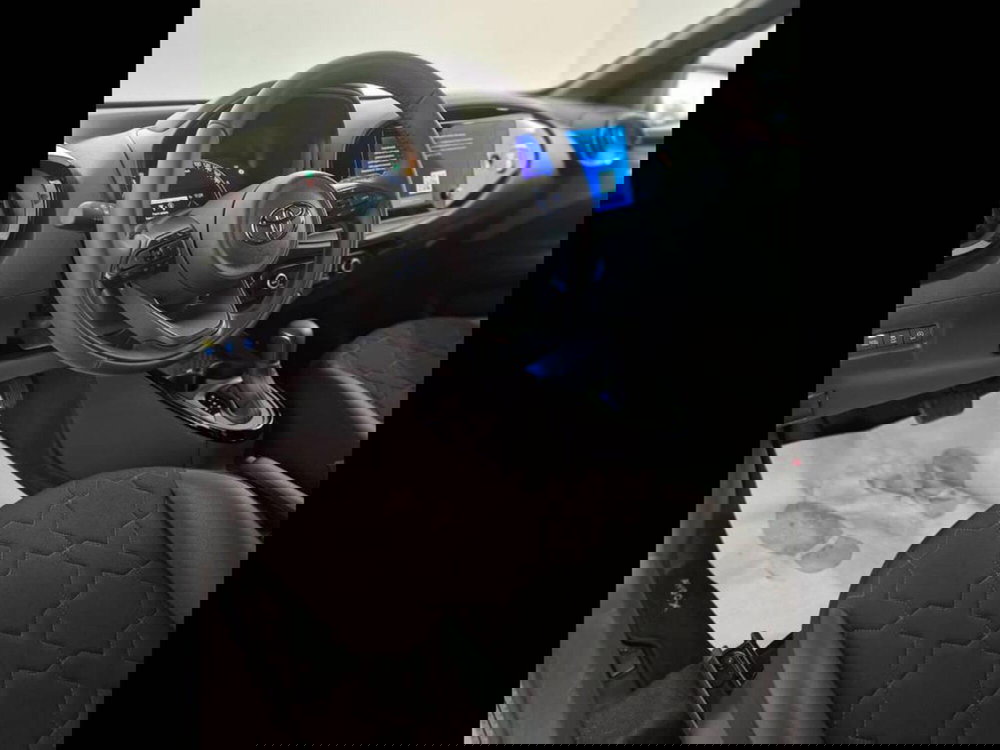 Toyota Aygo X usata a Torino (11)