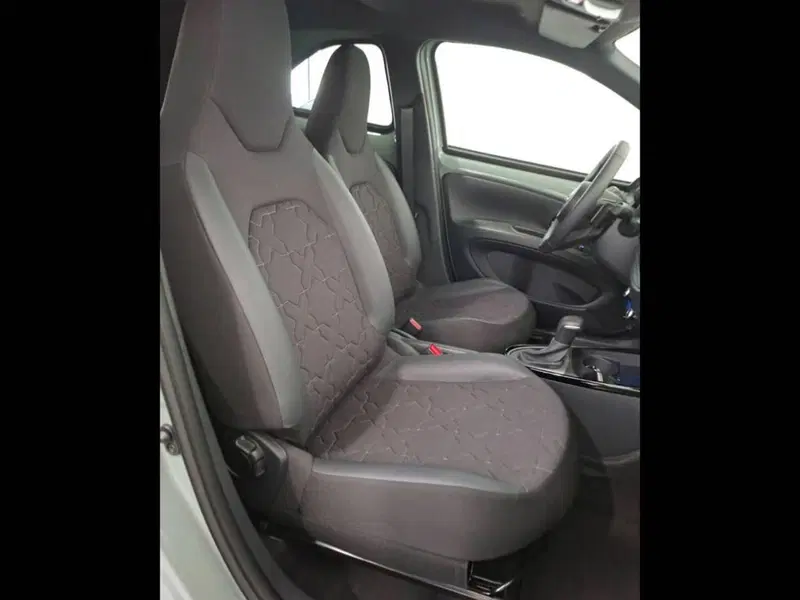 Toyota Aygo X usata a Torino (13)