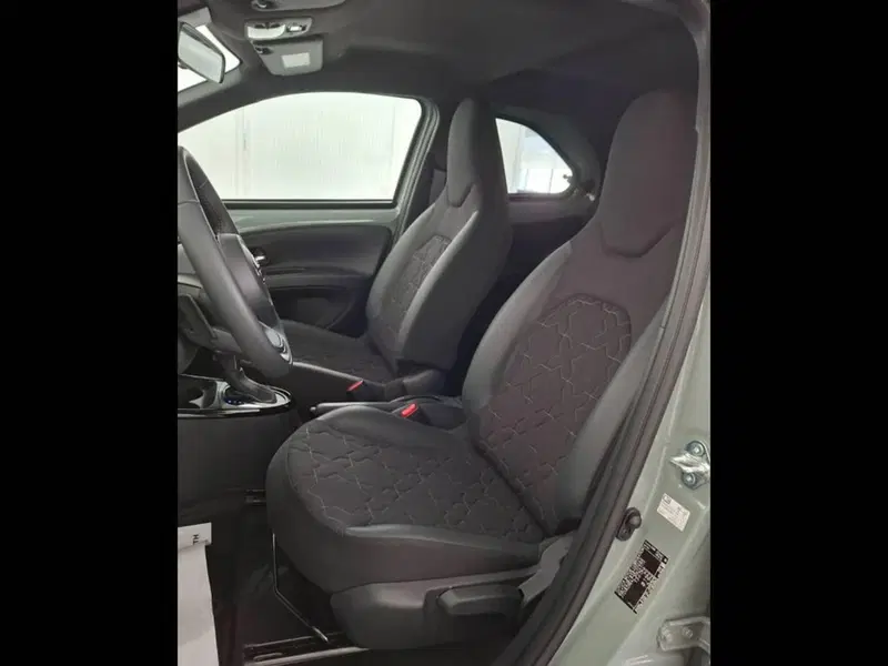 Toyota Aygo X usata a Torino (14)