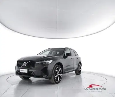 Volvo XC60 B4 (d) AWD automatico Ultimate Dark del 2024 usata a Corciano