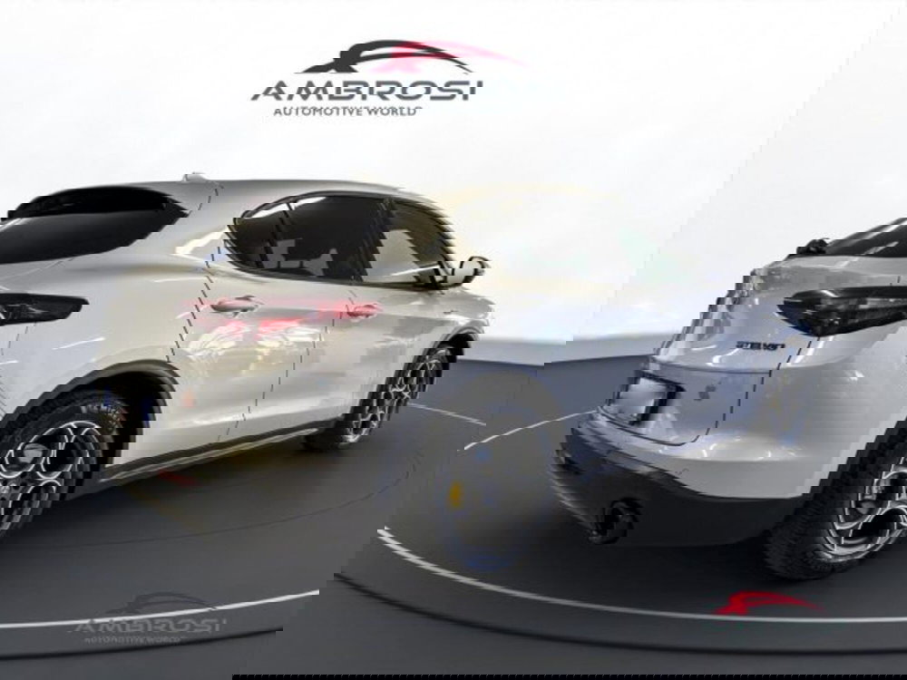 Alfa Romeo Stelvio usata a Perugia (3)