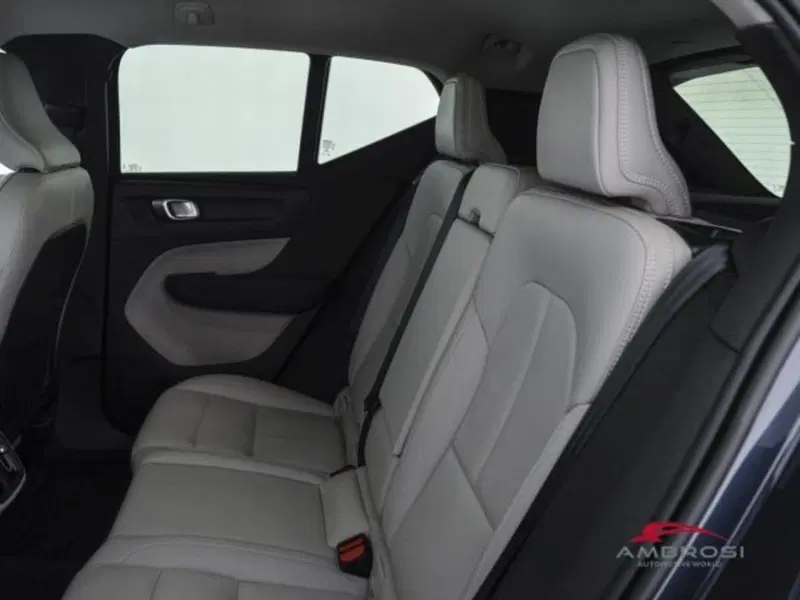 Volvo XC40 usata a Perugia (10)