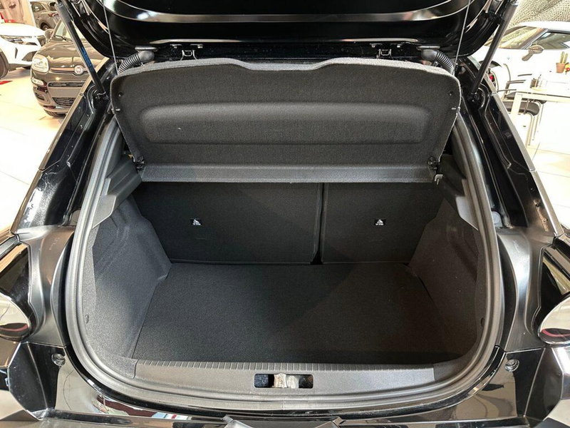 Lancia Ypsilon nuova a Sondrio (15)