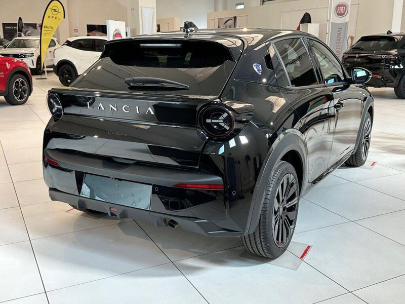 Lancia Ypsilon nuova a Sondrio (5)