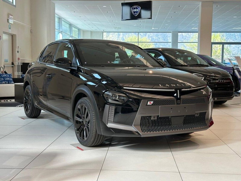 Lancia Ypsilon nuova a Sondrio (7)