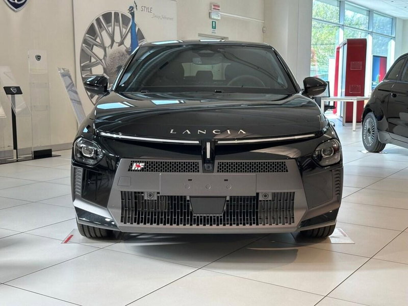 Lancia Ypsilon nuova a Sondrio (8)