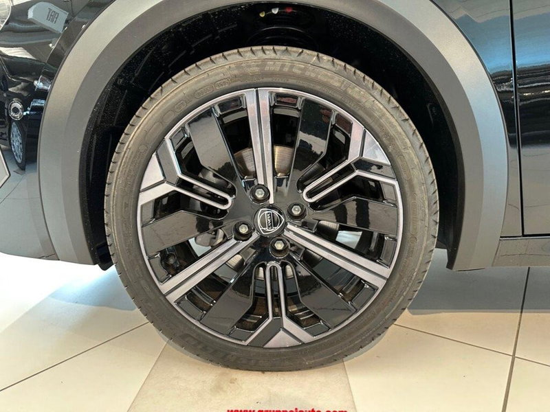 Lancia Ypsilon nuova a Sondrio (9)