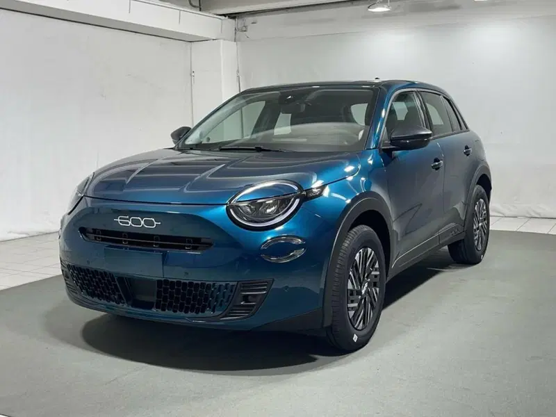 Fiat 600 nuova a Sondrio
