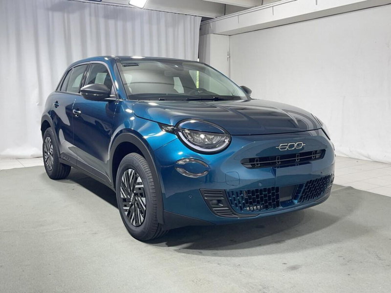 Fiat 600 nuova a Sondrio (7)