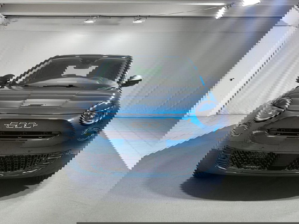 Fiat 600 nuova a Sondrio (8)