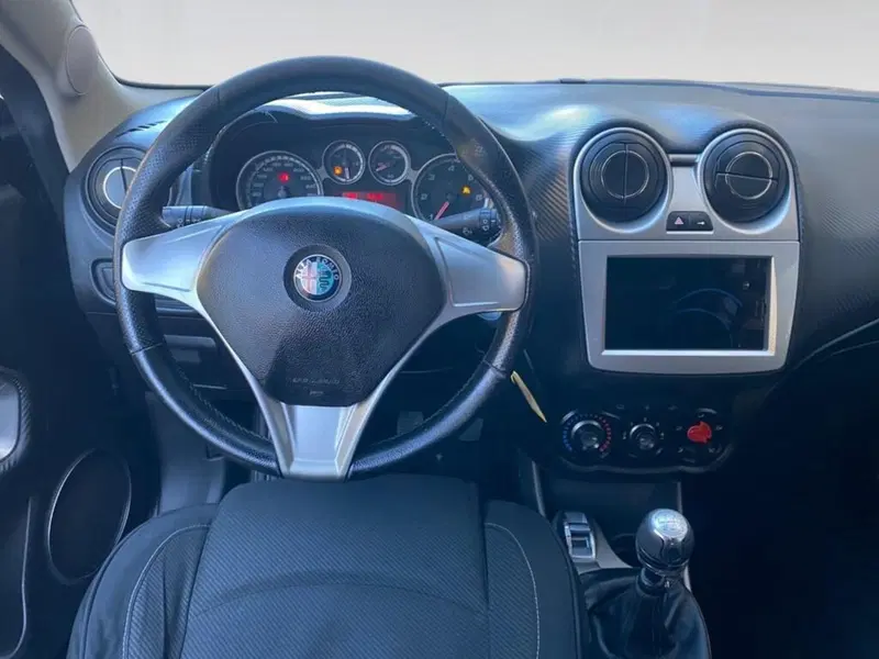 Alfa Romeo MiTo usata a Torino (11)