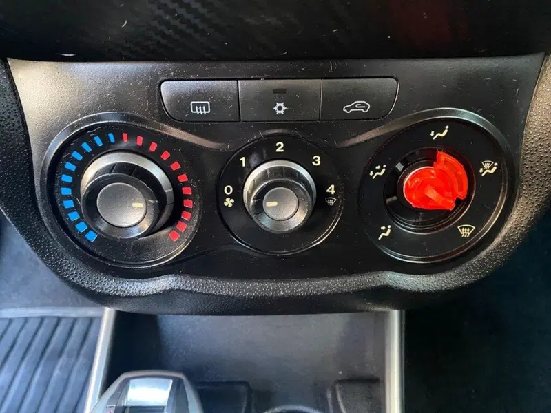 Alfa Romeo MiTo usata a Torino (9)