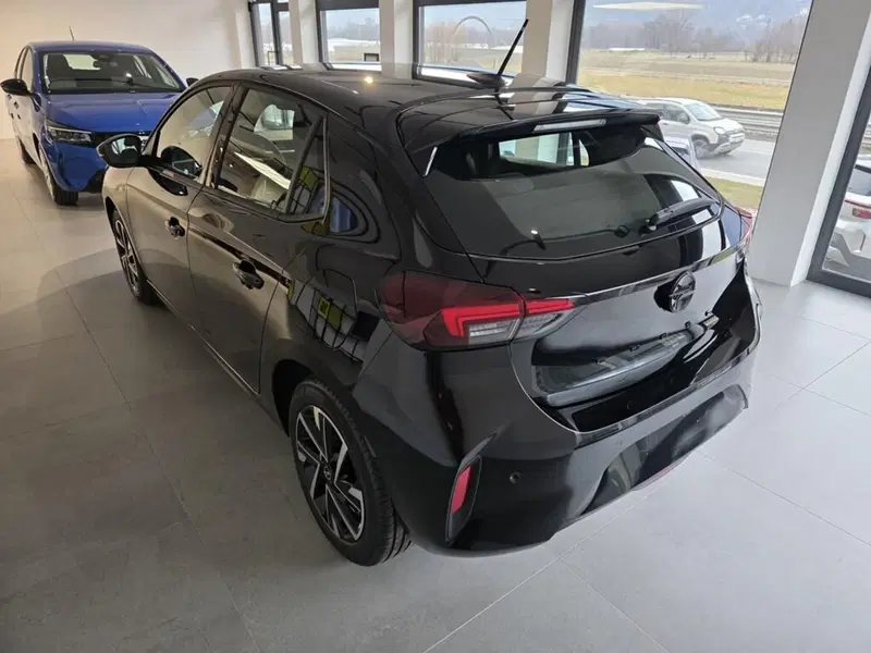 Opel Corsa nuova a Sondrio (3)