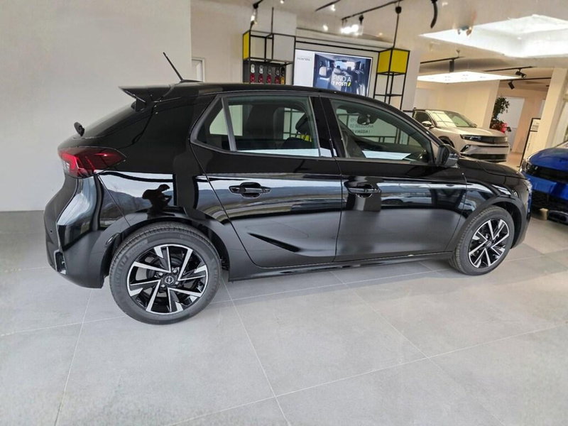 Opel Corsa nuova a Sondrio (6)