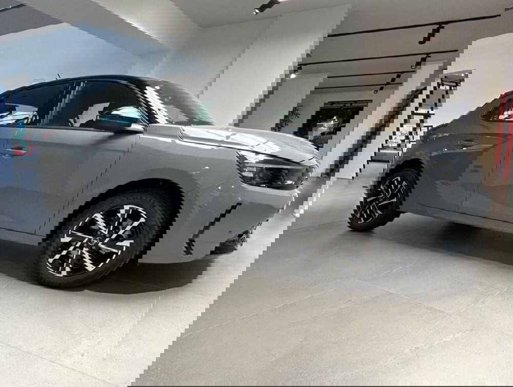 Opel Corsa nuova a Sondrio (2)