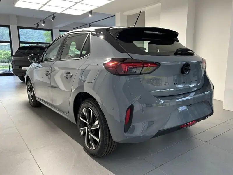 Opel Corsa nuova a Sondrio (3)
