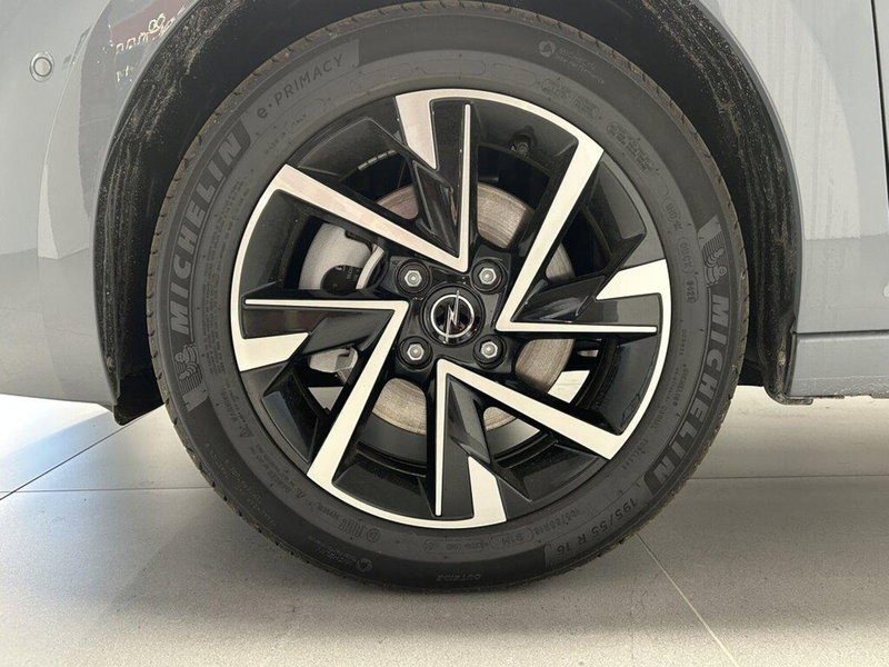 Opel Corsa nuova a Sondrio (8)