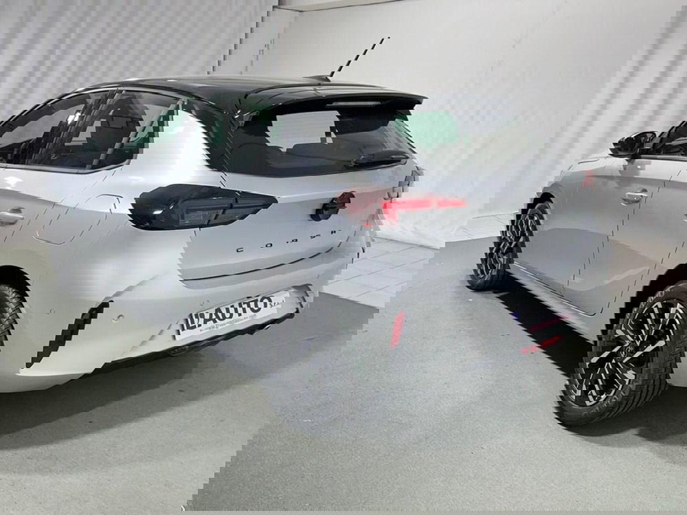 Opel Corsa nuova a Sondrio (5)