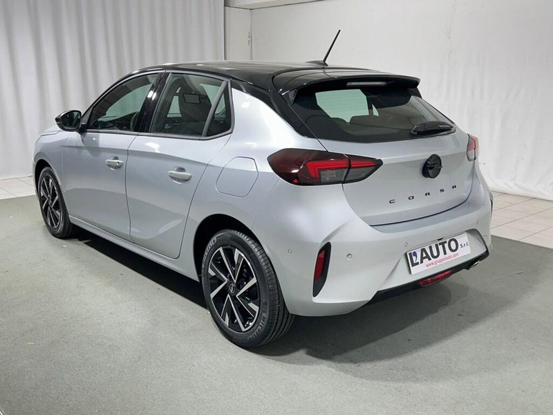 Opel Corsa nuova a Sondrio (5)