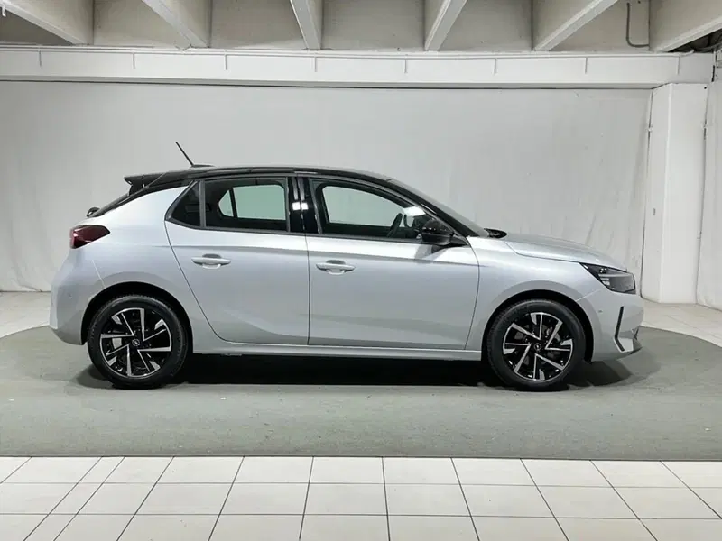 Opel Corsa nuova a Sondrio (8)