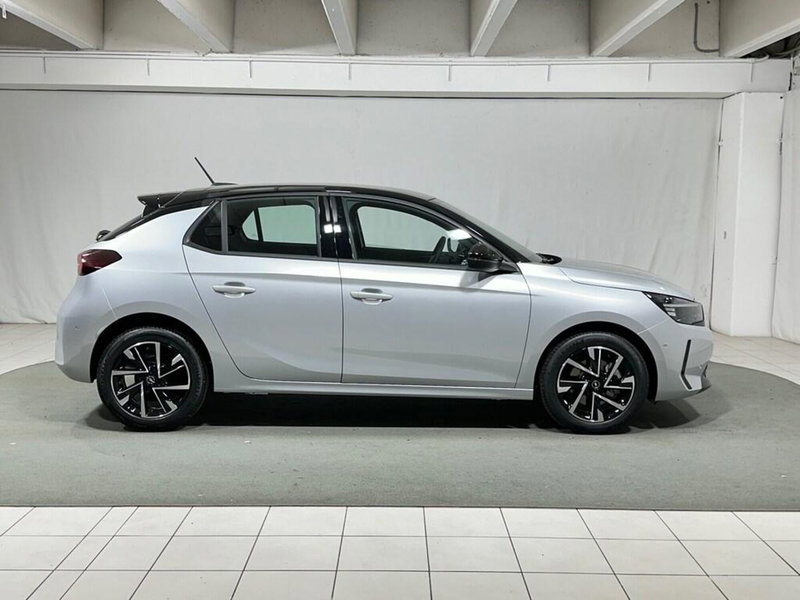 Opel Corsa nuova a Sondrio (8)