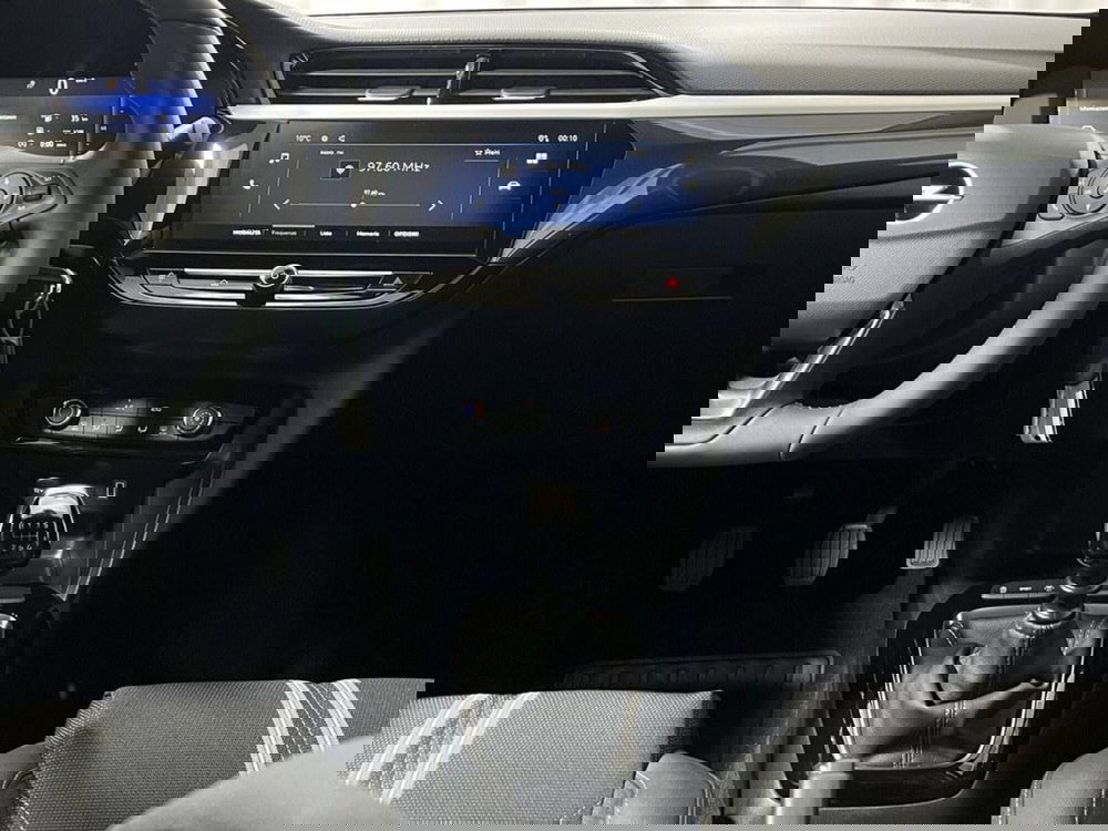 Opel Corsa nuova a Sondrio (13)