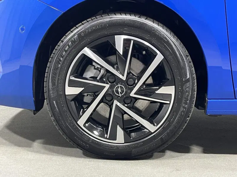Opel Corsa nuova a Sondrio (9)