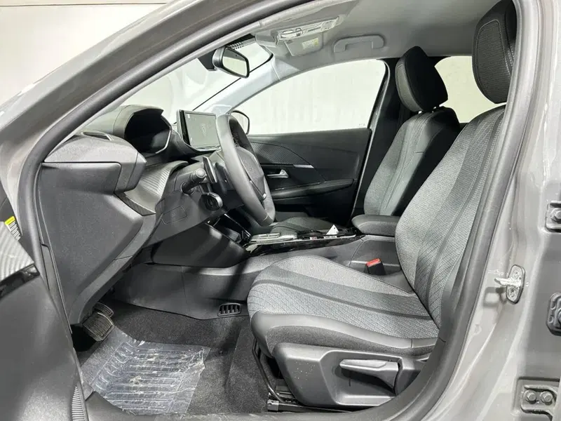 Peugeot 208 nuova a Sondrio (10)