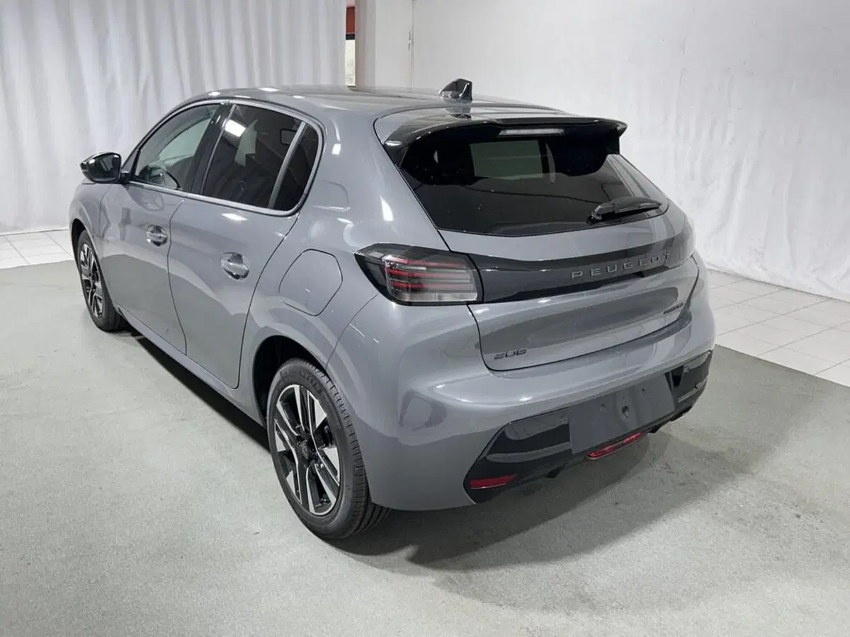 Peugeot 208 nuova a Sondrio (3)