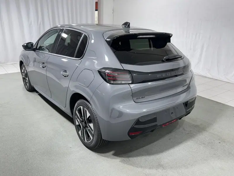 Peugeot 208 nuova a Sondrio (3)