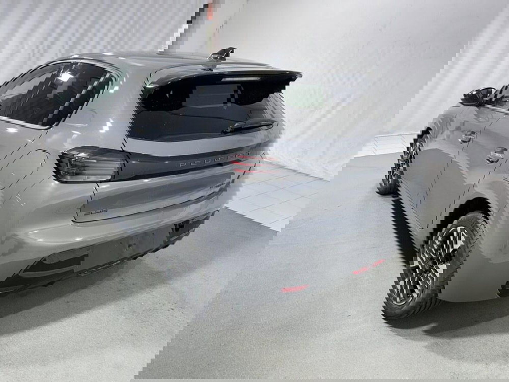Peugeot 208 nuova a Sondrio (3)