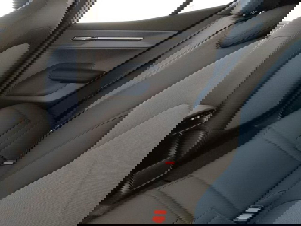 Volvo EX30 Cross Country nuova a Modena (10)