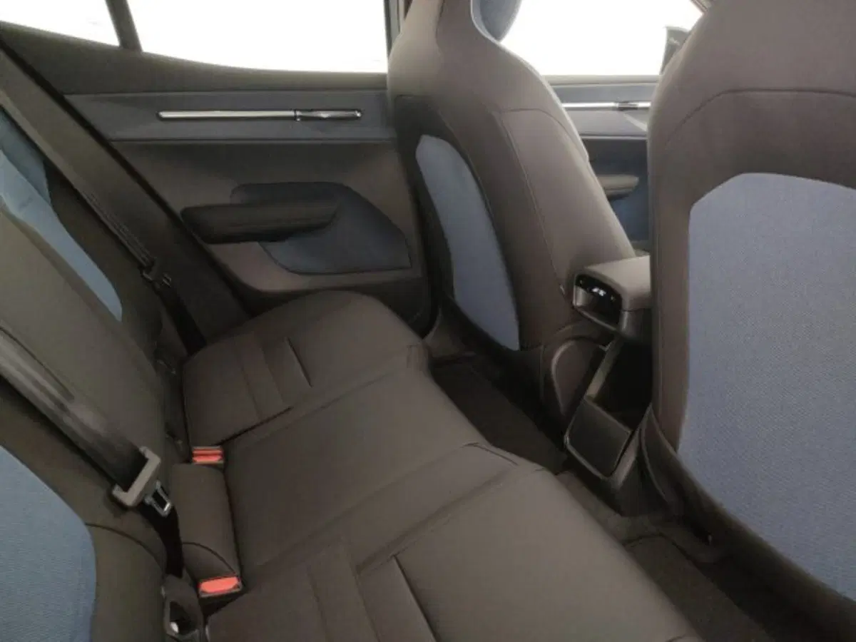 Volvo EX30 Cross Country nuova a Modena (11)