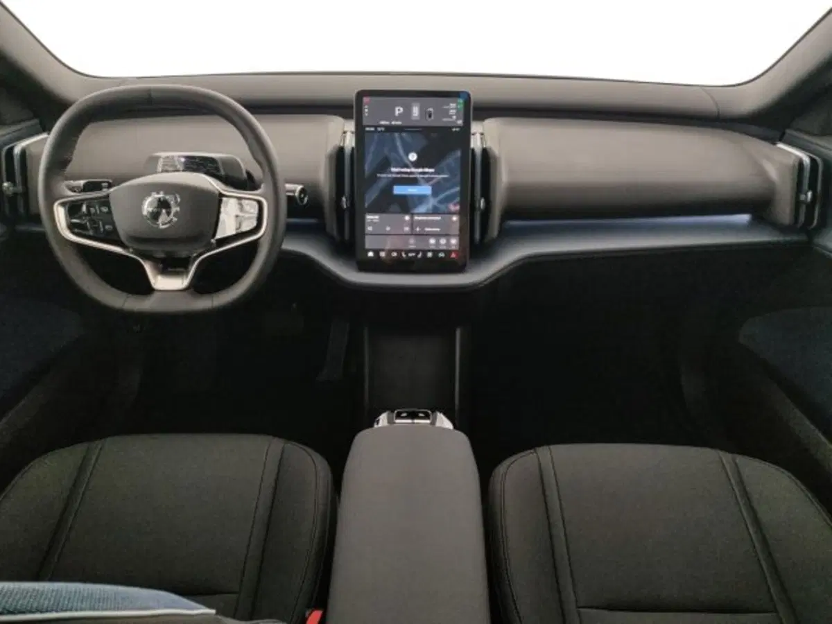 Volvo EX30 Cross Country nuova a Modena (13)