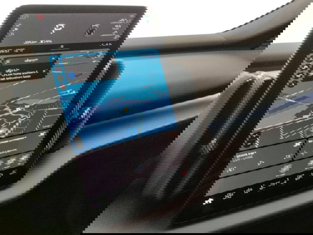 Volvo EX30 Cross Country nuova a Modena (15)