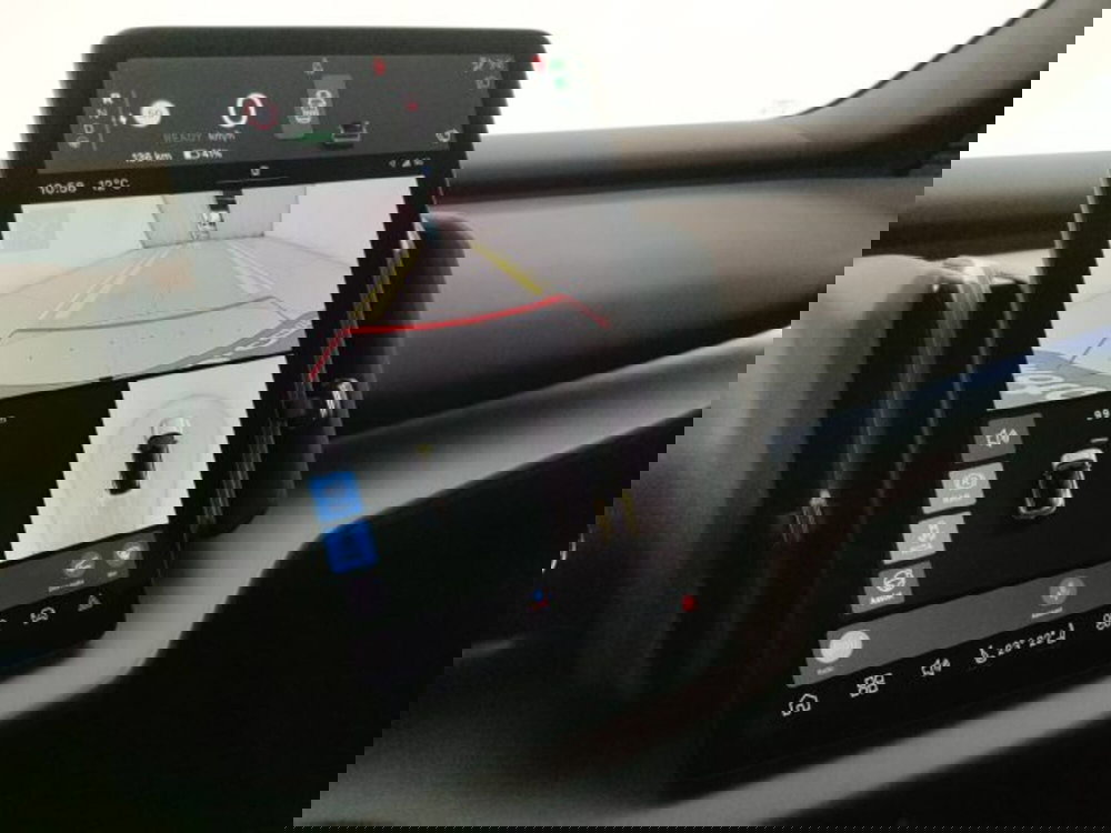 Volvo EX30 Cross Country nuova a Modena (19)