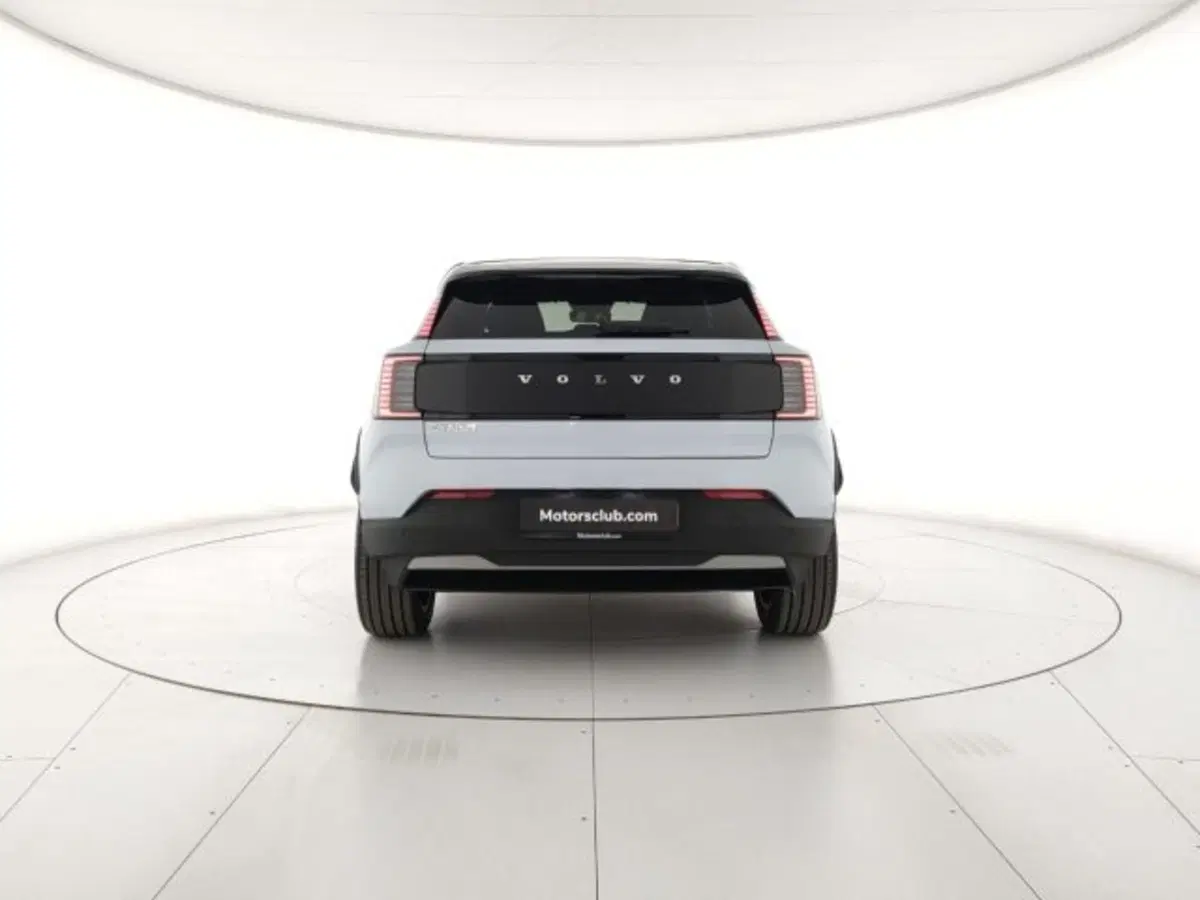 Volvo EX30 Cross Country nuova a Modena (4)