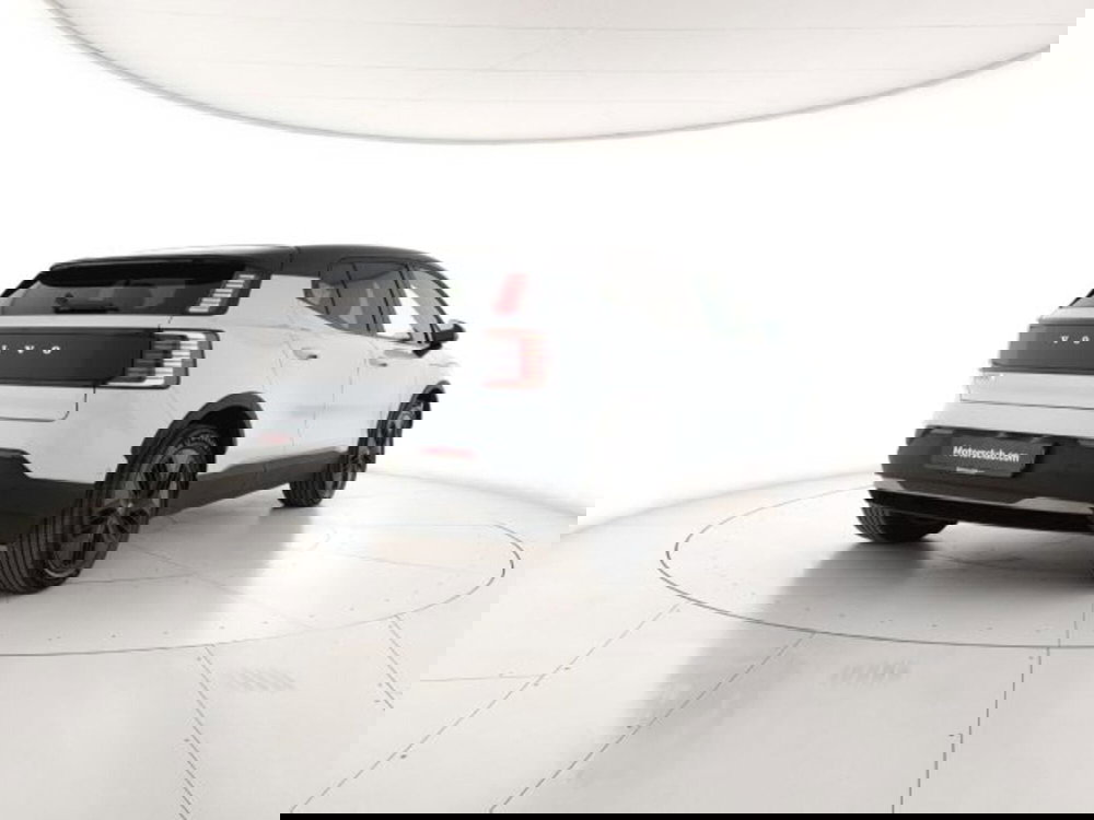 Volvo EX30 Cross Country nuova a Modena (5)