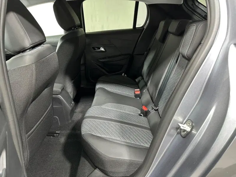 Peugeot 208 nuova a Sondrio (11)