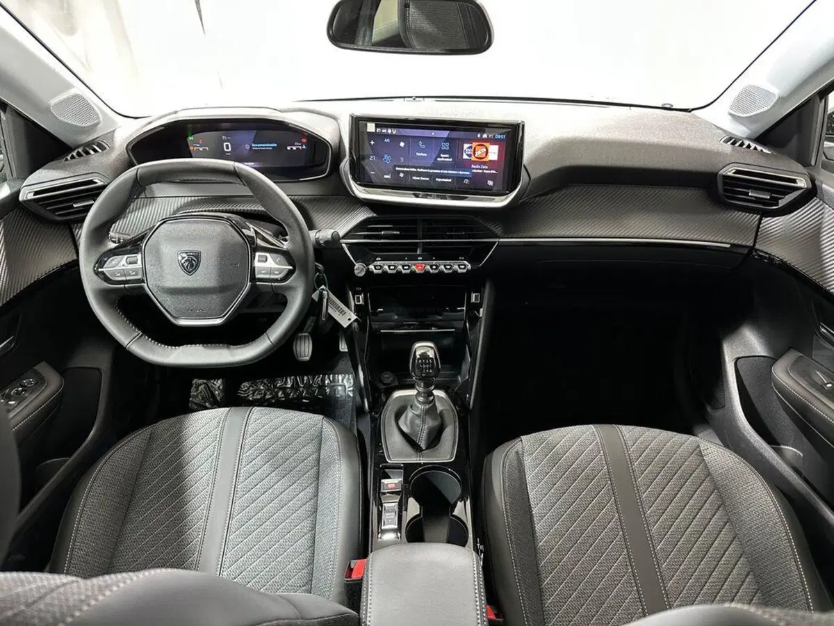 Peugeot 208 nuova a Sondrio (12)