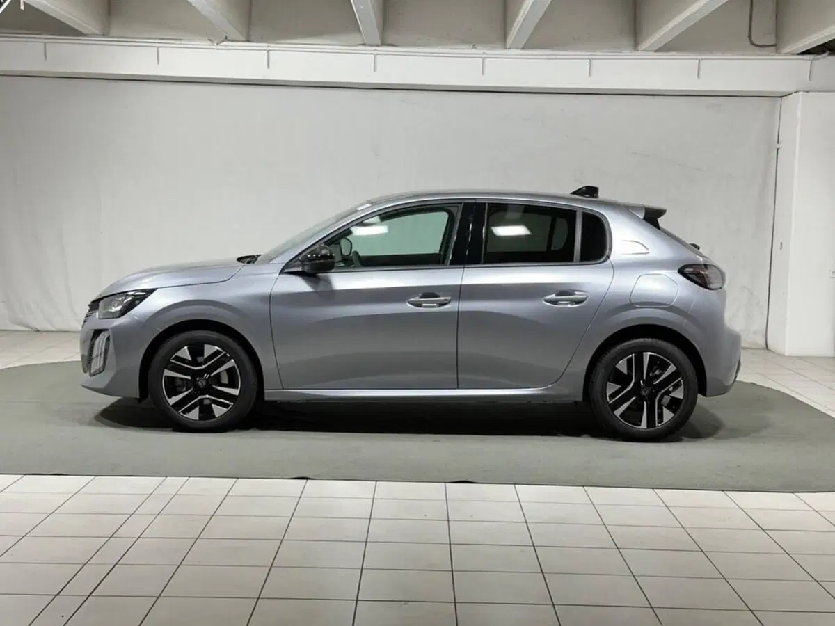Peugeot 208 nuova a Sondrio (2)