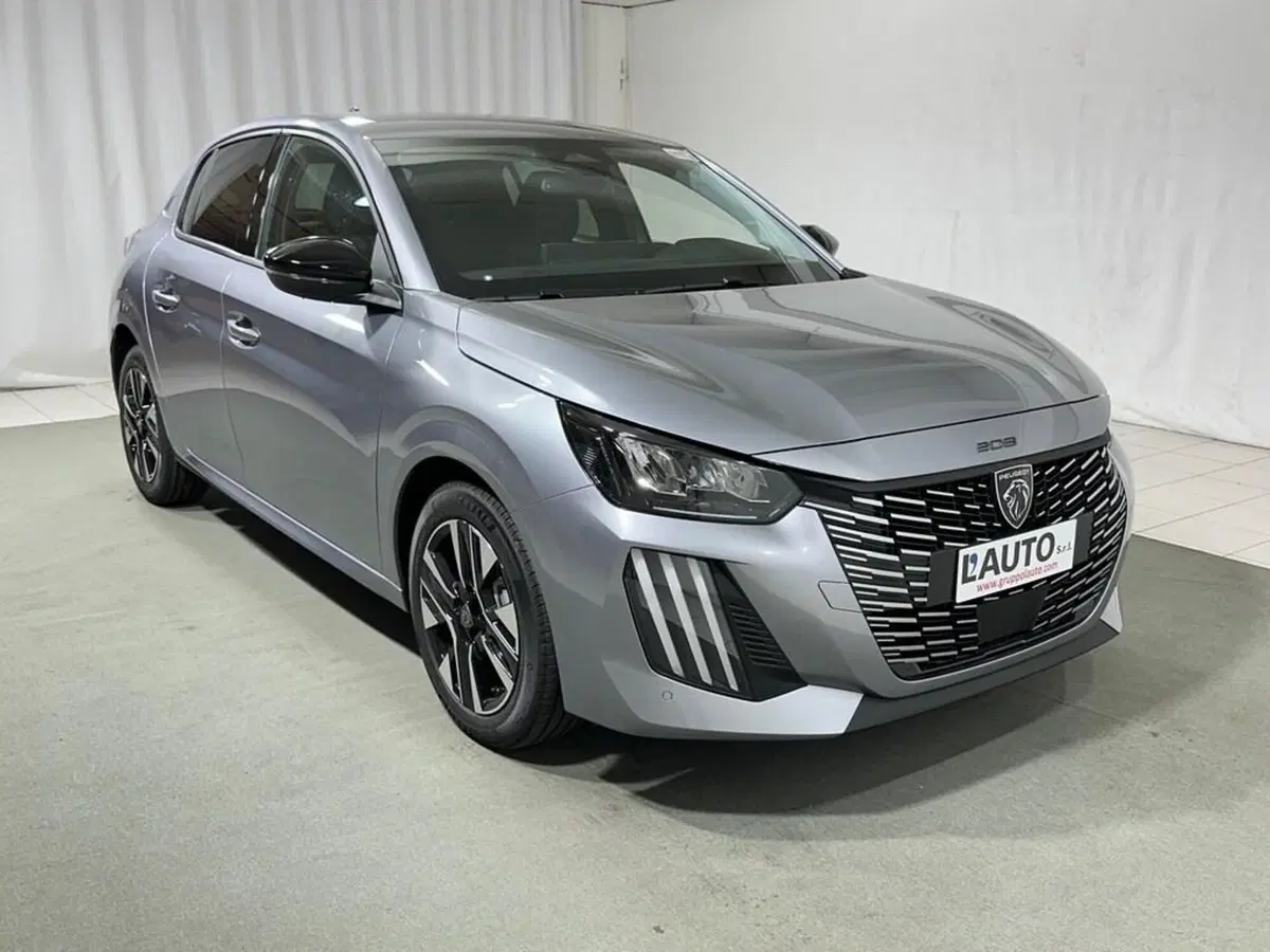 Peugeot 208 nuova a Sondrio (7)