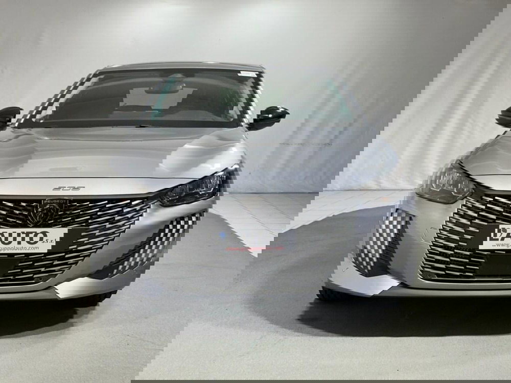 Peugeot 208 nuova a Sondrio (8)